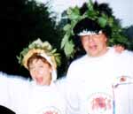 Anja und Stefan im fortgeschrittenen Stadium mit Gildekrone.(einen in der Krone haben sie auch)